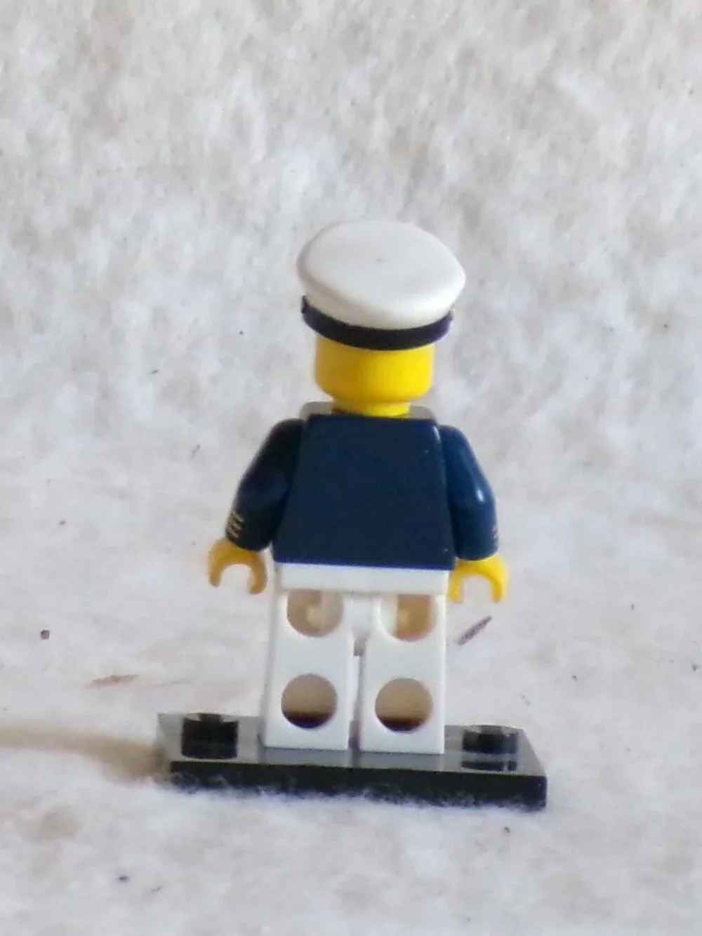 LEGO Series 10  Sea Captain minifig Collectible Minifigures 71001
